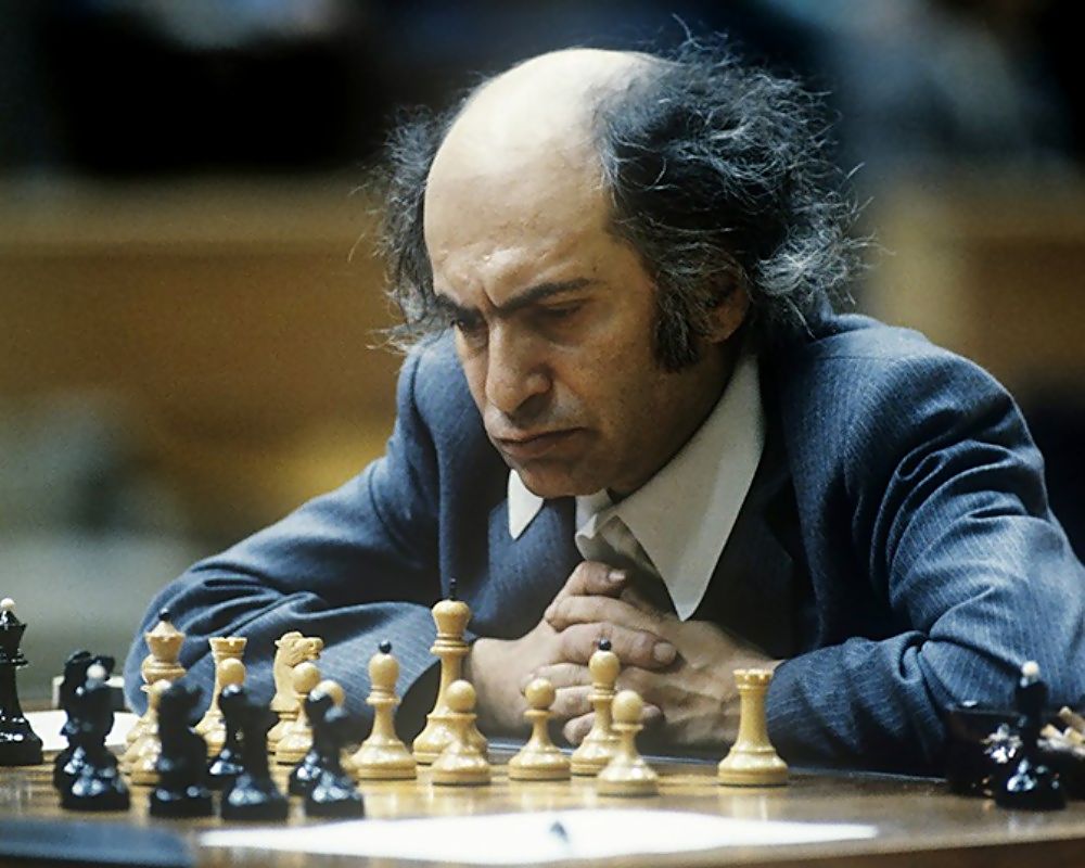 Михаил Таль - восьмой чемпион мира по шахматам или великий комбинатор.